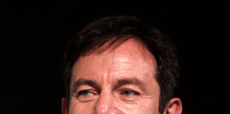 Jason Isaacs